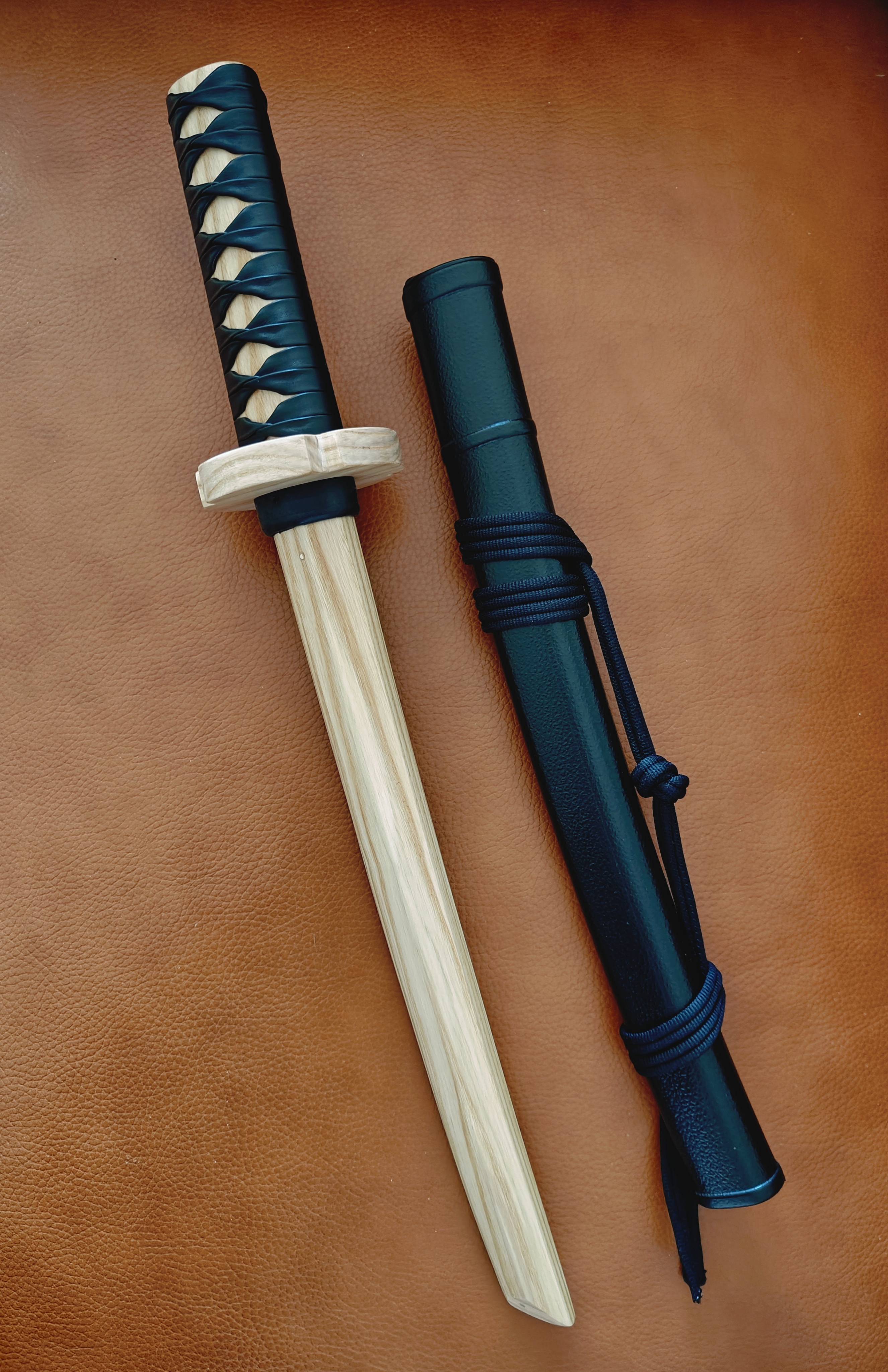 Kodachi short Japanese sword bokken with tsuba and tsukamaki 54.5