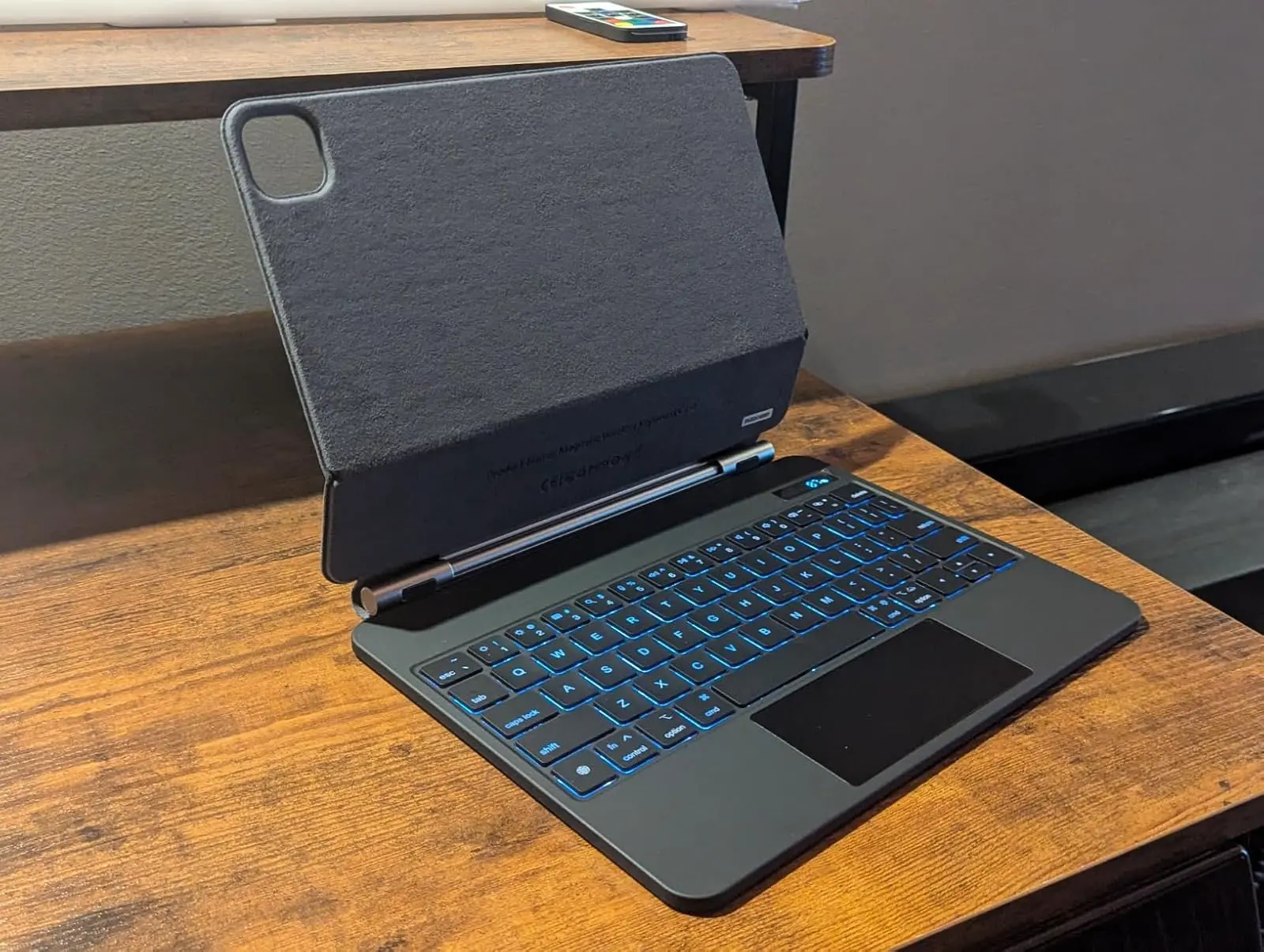 iPad Pro 11 M5 Keyboard Case - Magnetic & Backlit | CHESONA